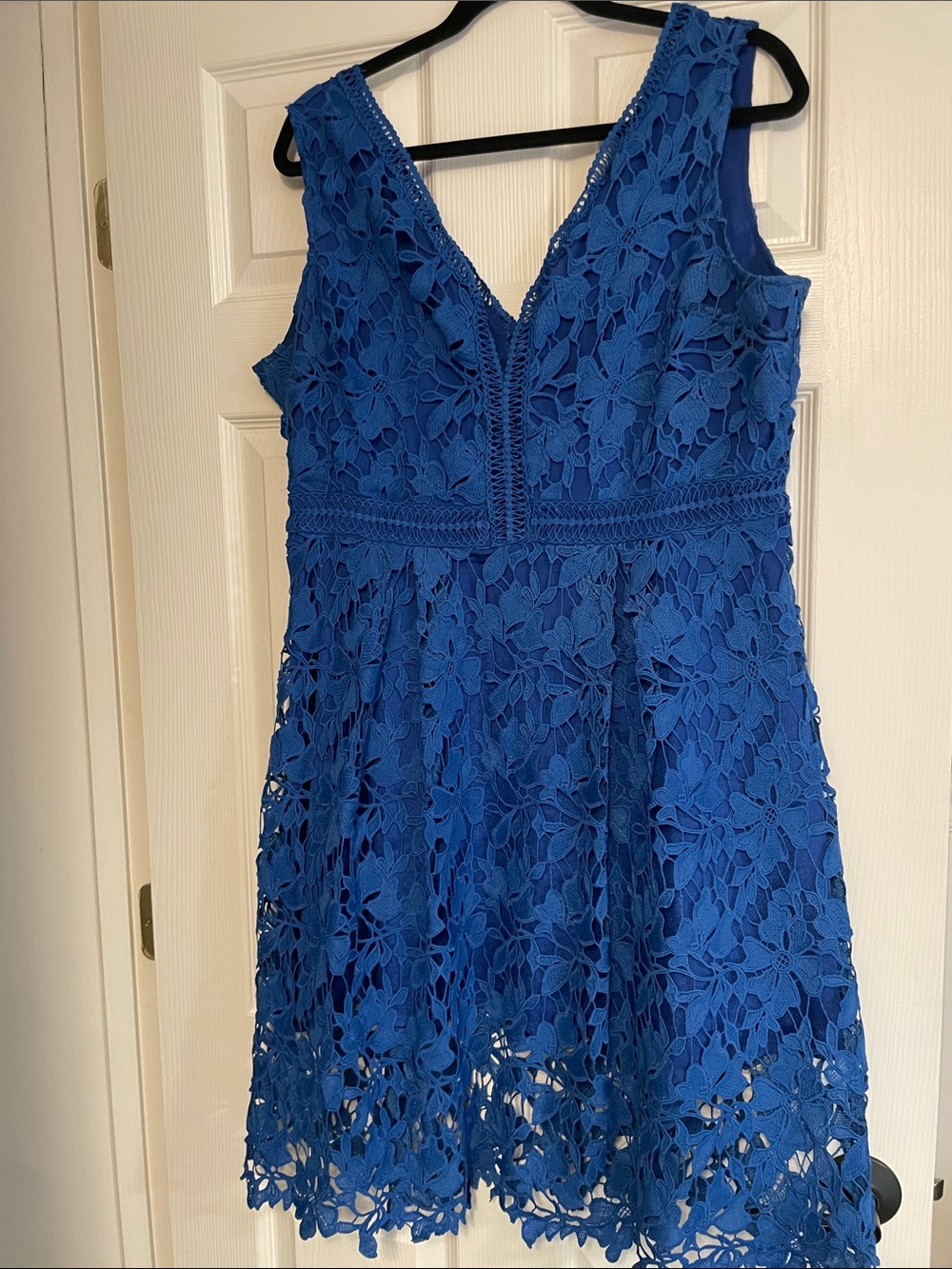 Women’s blue floral lace dress